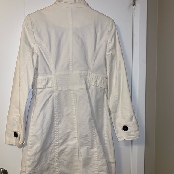 White RW spring trench coat (gently used) - Picture 2 of 3